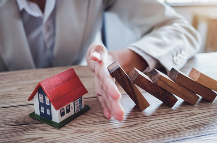 Người thuê nhà tồi tệ đã không bảo quản và sử dụng tài sản thuê một cách tốt, gây thiệt hại và hạ thấp chất lượng của căn nhà.